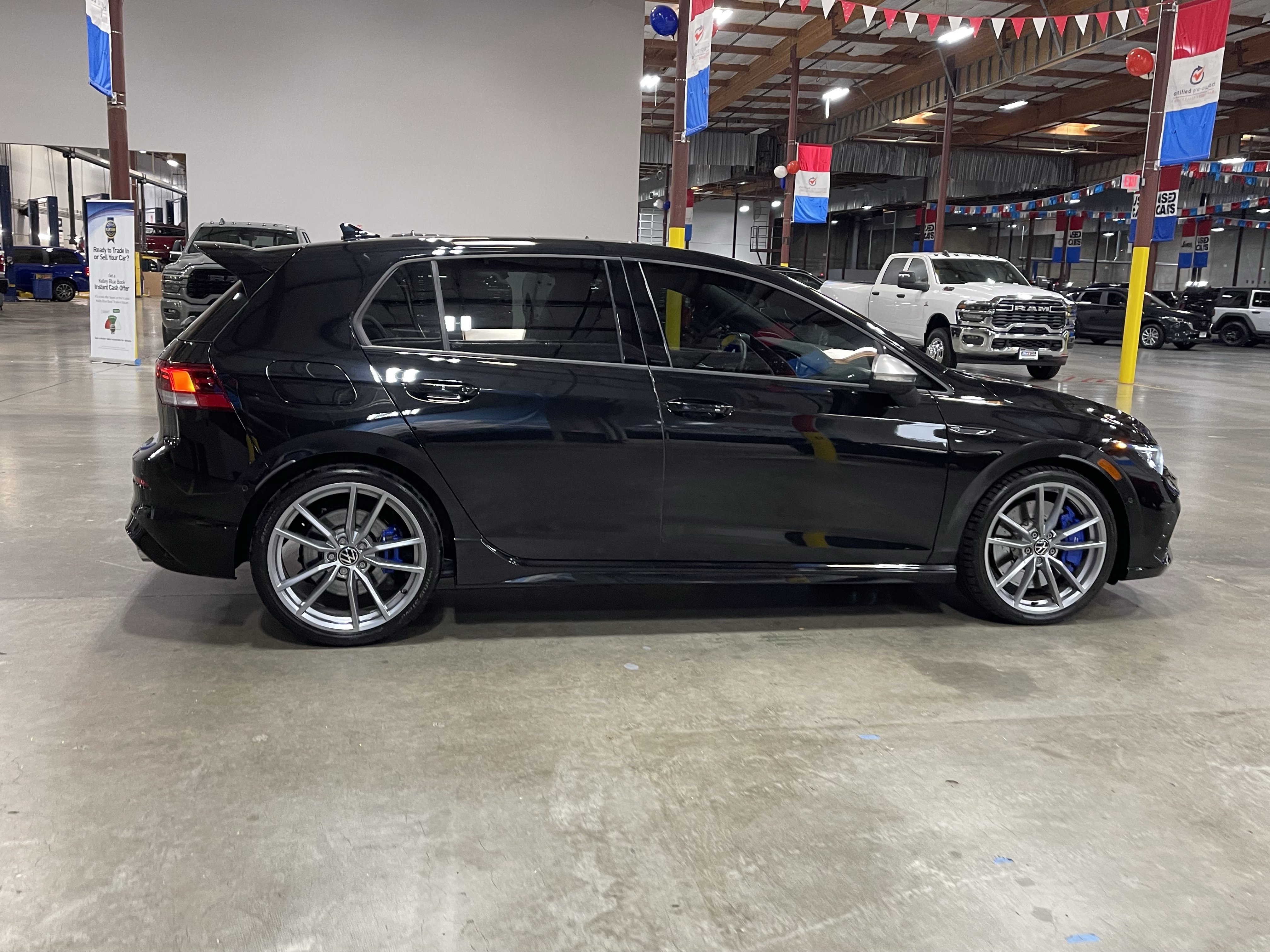 Used 2024 Volkswagen Golf R AWD/4WD image 6