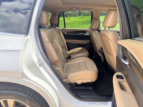 Used 2021 Cadillac XT6 Premium Luxury w/ Platinum Package AWD/4WD image 15