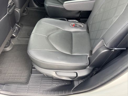 Used 2021 Toyota Highlander Platinum AWD/4WD image 9
