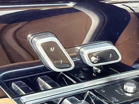 New 2025 Land Rover Range Rover SE image 25