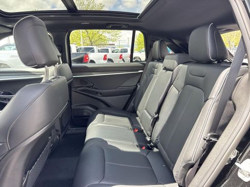 New 2025 Jeep Wagoneer S Limited image 32