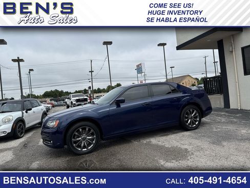 Used 2014 Chrysler 300 S image 1