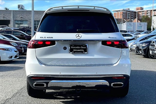 Used 2026 Mercedes-Benz GLS 450 4MATIC image 3