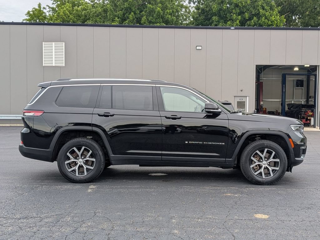 Used 2023 Jeep Grand Cherokee L Limited AWD/4WD image 8
