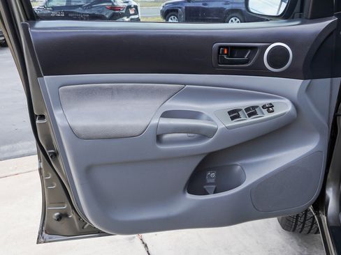 Used 2011 Toyota Tacoma 4x4 Double Cab w/ SR5 Pkg #2 image 21