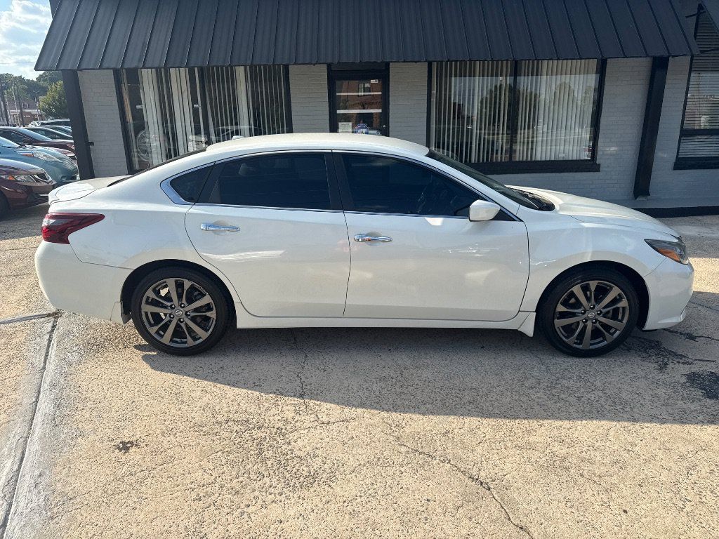 Used 2018 Nissan Altima 2.5 SR w/ SR Special Edition FWD image 8