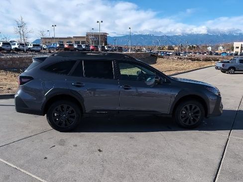 Used 2025 Subaru Outback Onyx Edition image 9