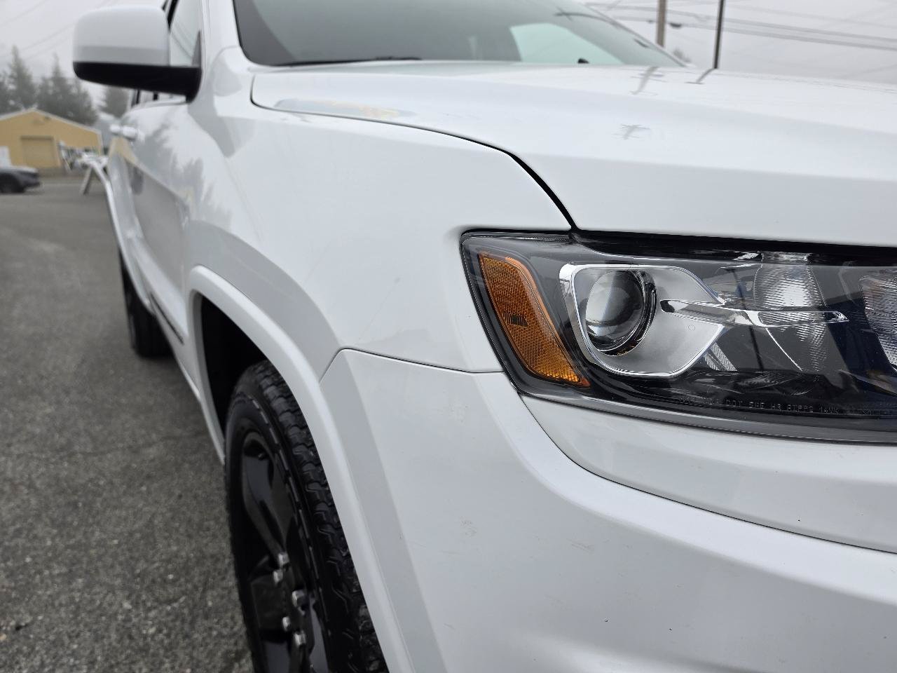 Used 2015 Jeep Grand Cherokee Altitude AWD/4WD image 31