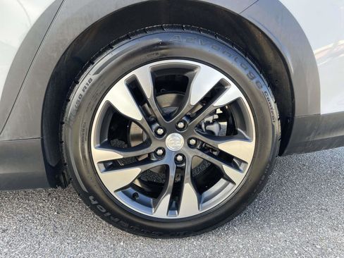 Used 2019 Buick Regal Essence w/ Driver Confidence Package I image 7