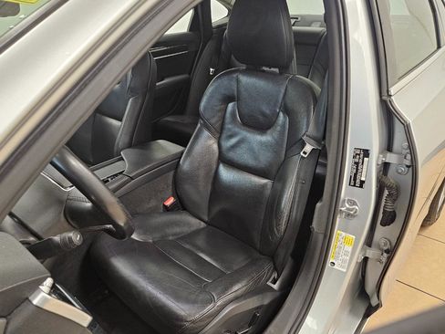 Used 2017 Volvo S90 T6 Momentum w/ Climate Package image 8