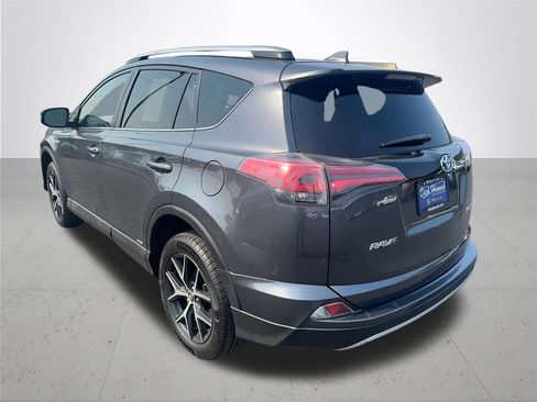 Used 2018 Toyota RAV4 SE AWD/4WD image 9