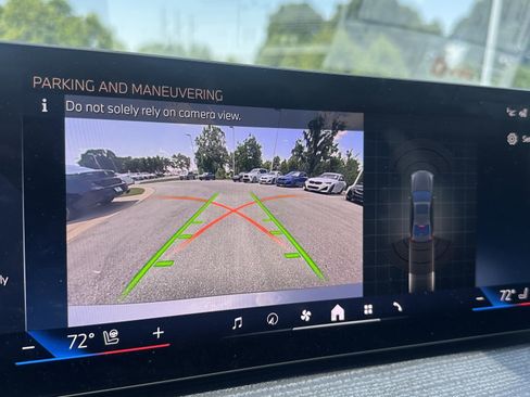 Used 2025 BMW 330i xDrive Sedan w/ Premium Package image 24