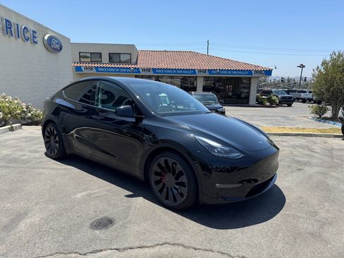 Used 2022 Tesla Model Y Performance AWD/4WD image 3