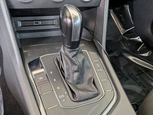 Used 2018 Volkswagen Tiguan S FWD image 13