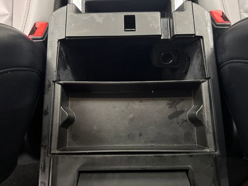 Used 2021 Ford Explorer XLT w/ Equipment Group 202A image 43