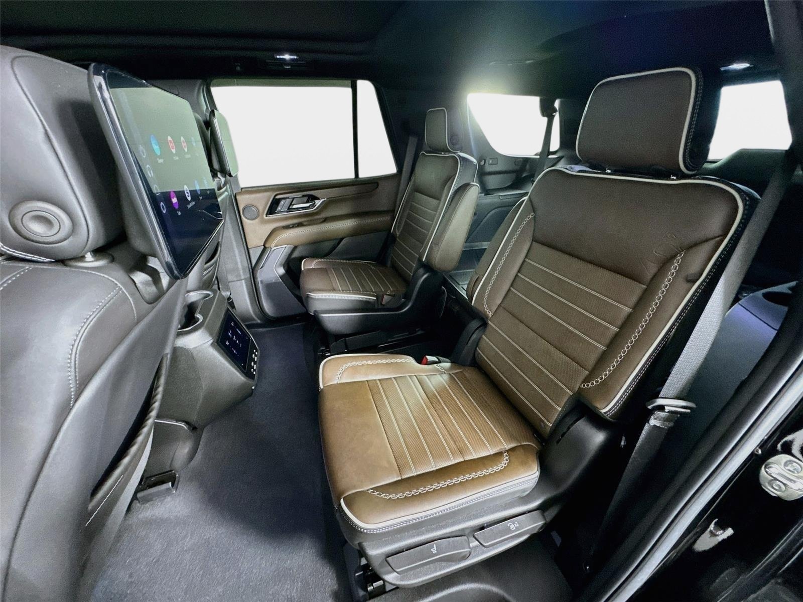 Used 2026 GMC Yukon Denali Ultimate AWD/4WD image 24