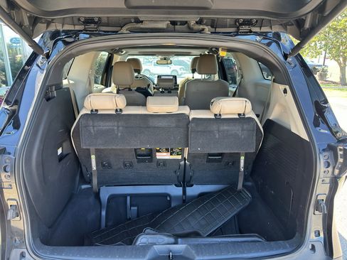 Used 2022 Toyota Sienna XLE FWD image 15