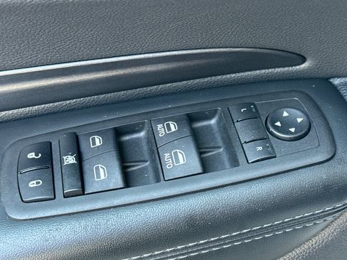 Used 2024 Dodge Durango SXT image 11