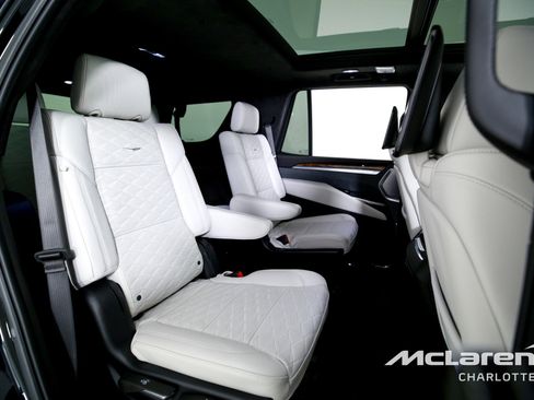 Used 2025 Cadillac Escalade Sport Platinum w/ LPO, ONYX Package AWD/4WD image 26