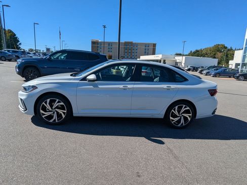 New 2026 Volkswagen Jetta SEL image 6