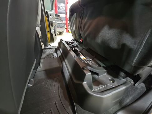 Used 2023 Chevrolet Colorado Z71 w/ Z71 Convenience Package 2 image 23