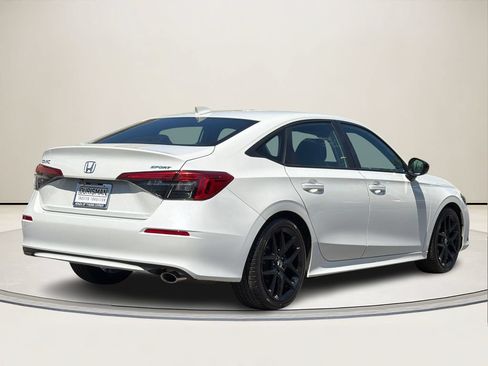 Used 2024 Honda Civic Sport image 3