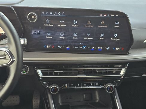 Used 2026 Chevrolet Traverse LT FWD image 16