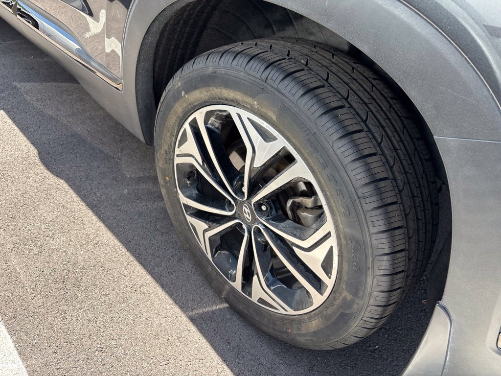 Used 2020 Hyundai Santa Fe Limited AWD/4WD image 16