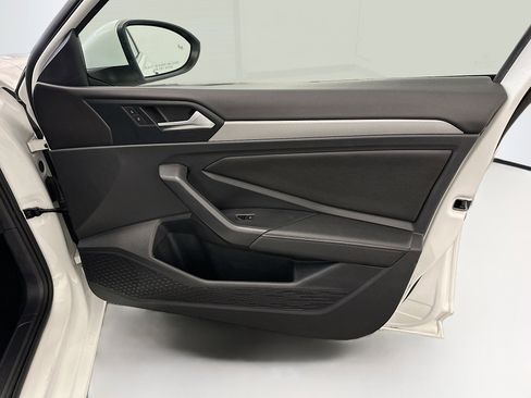 Used 2024 Volkswagen Jetta S image 32