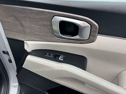 Used 2022 Kia Sorento S w/ Panoramic Sunroof Package image 19