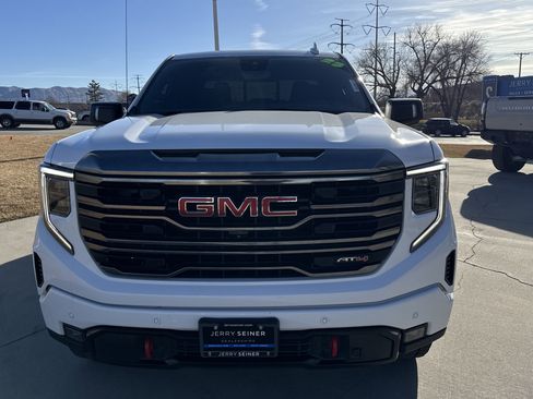 Used 2023 GMC Sierra 1500 AT4 w/ Technology Package image 8