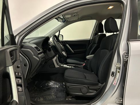 Used 2018 Subaru Forester 2.5i w/ Alloy Wheel Package image 4