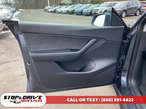 Used 2021 Tesla Model Y Long Range image 10