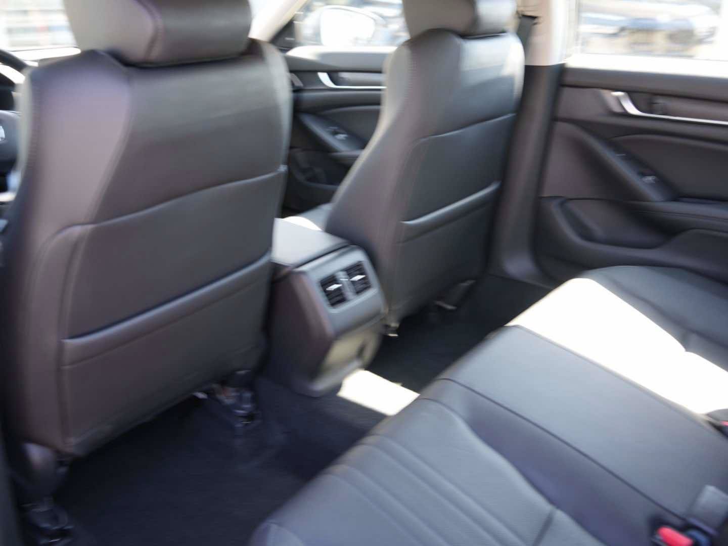 Used 2019 Honda Accord Touring image 9