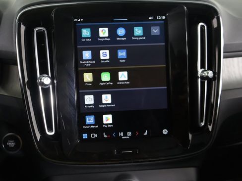 Used 2024 Volvo XC40 B5 Plus image 43