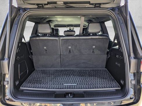 Used 2024 Jeep Wagoneer Series II w/ Flexible Seating Group image 6