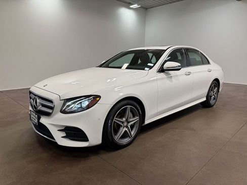 Used 2017 Mercedes-Benz E 300 4MATIC image 39