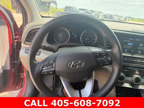 Used 2019 Hyundai Elantra SEL FWD image 12