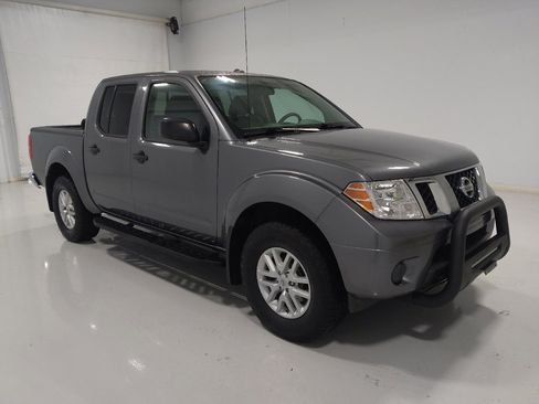 Used 2017 Nissan Frontier SV image 13