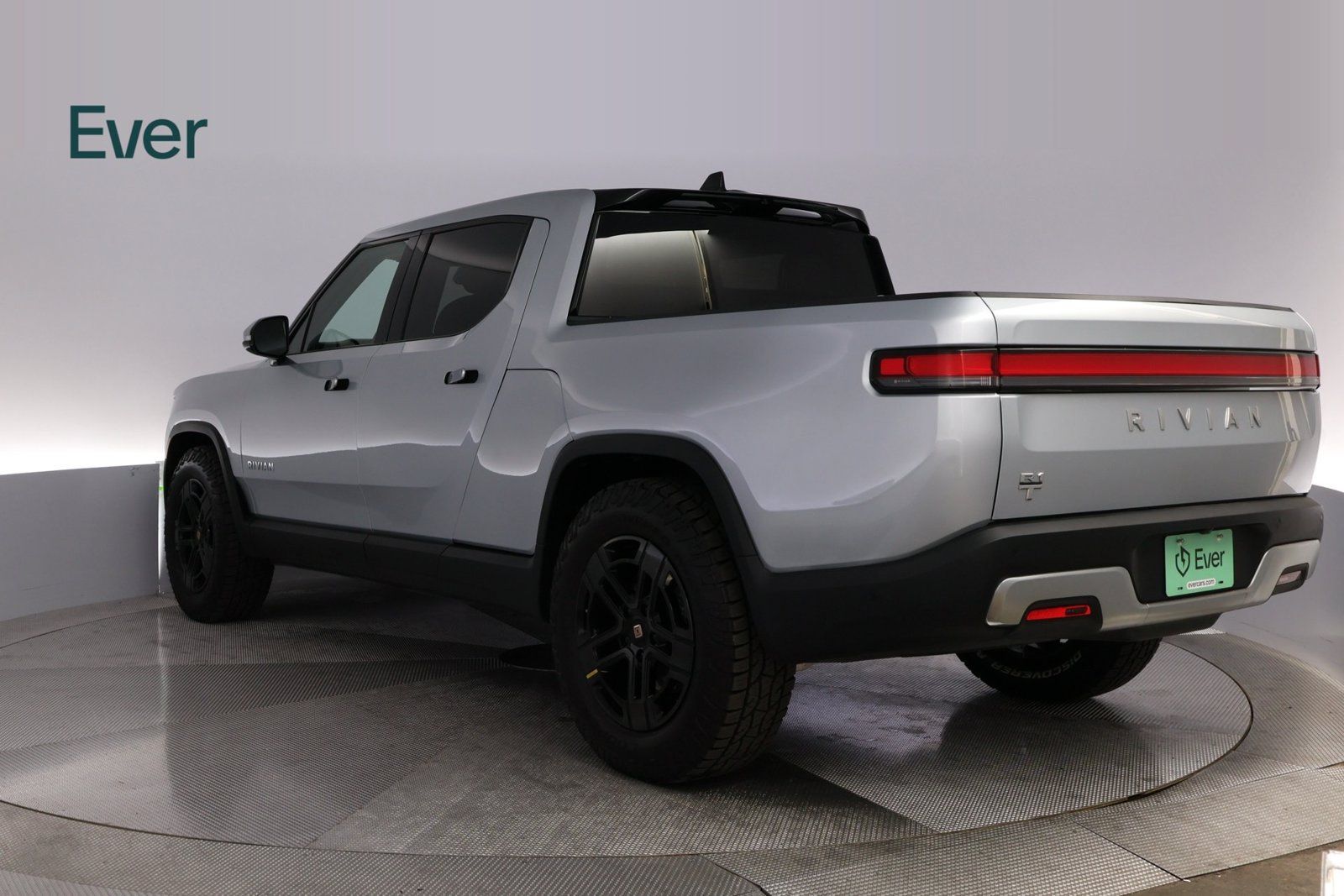 Used 2024 Rivian R1T Adventure Dual AWD/4WD image 17