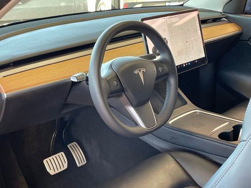 Used 2022 Tesla Model Y Performance image 14