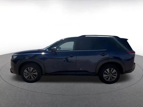 Used 2025 Nissan Pathfinder SV AWD/4WD image 9
