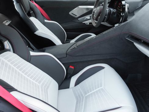 Used 2023 Chevrolet Corvette Stingray Premium Conv w/ Z51 Performance Package image 12