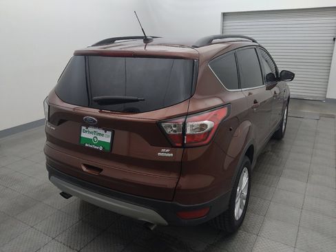 Used 2018 Ford Escape SE FWD image 7