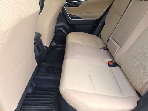 Certified 2025 Toyota RAV4 LE AWD/4WD image 10