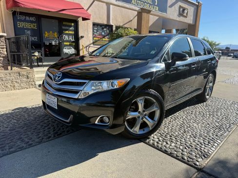 Used 2014 Toyota Venza XLE w/ XLE Premium Package image 1