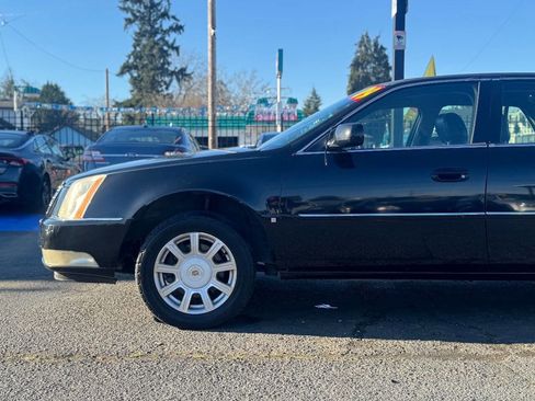 Used 2009 Cadillac DTS Luxury 5 Passenger 4dr Sedan image 9