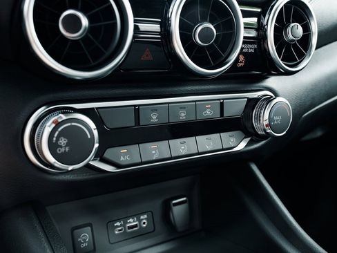 New 2025 Nissan Sentra SV image 14