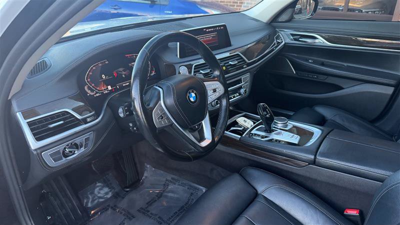 Used 2021 BMW 740i xDrive AWD/4WD image 32