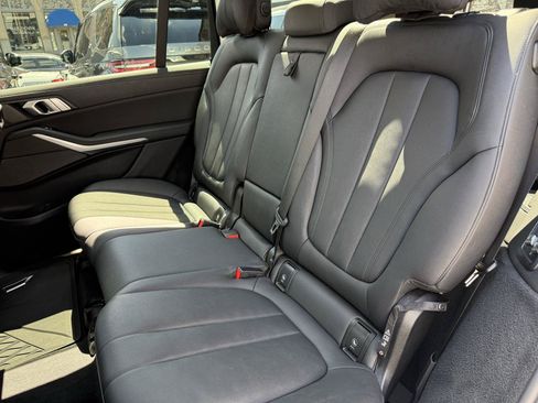 Used 2020 BMW X7 xDrive40i w/ Cold Weather Package AWD/4WD image 7